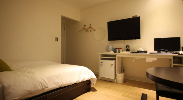 Y Hotel