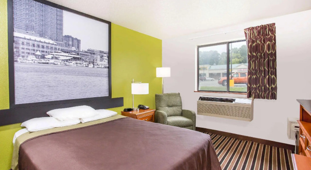 Двухместный номер Standard Super 8 by Wyndham South Boston VA