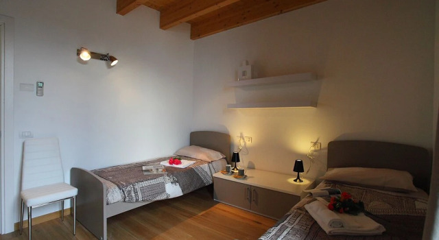 Riva Bellano Lavanda, Buchen Sie Ferienwohnung Hotels in Bellano mit Parkplatz, Parkplätze
