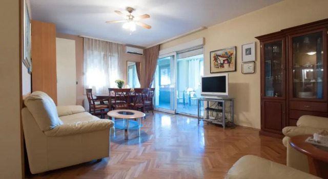 Апартаменты Luyos Apartment
