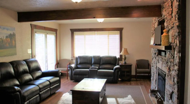 Коттедж с 5 комнатами High Country Guest Ranch