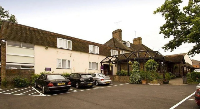 Premier Inn Gatwick Crawley - Goff's Park, Забронировать Отель Отели Исторического графства Суссекса с парковкой, Парковка
