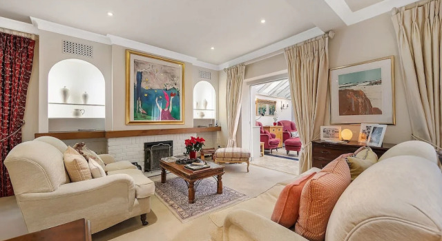 Hampstead Courtyard Escape