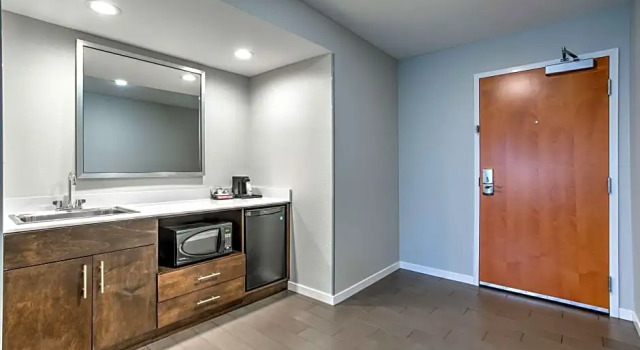 Четырёхместный люкс Hampton Inn Macon - I-475