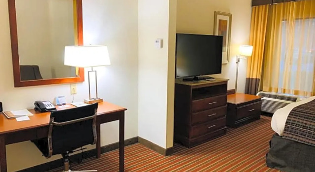 Четырёхместный люкс Spark by Hilton Alpharetta Roswell