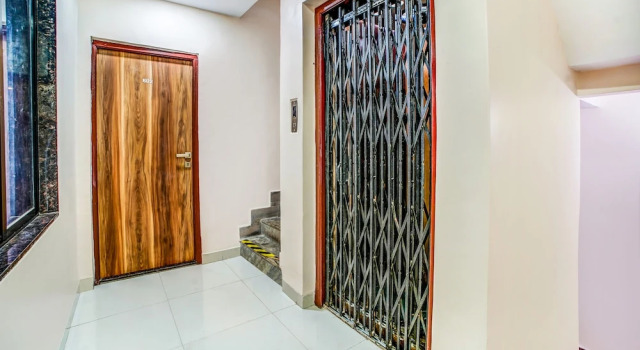 FabExpress Aishwarya Service Apartment, Забронировать Апартаменты/квартира Отели Нави-Мумбай с парковкой, Парковка