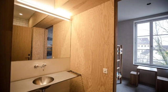 Номер Standard Basel
