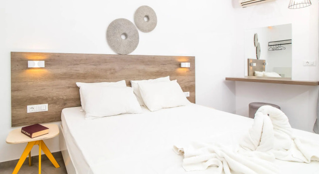 Полулюкс с видом на сад Hillside Studios & Apartments