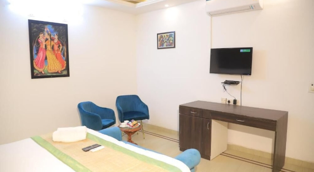 Fortune Home Service Apartment  D-198, Забронировать Апартаменты/квартира Отели Нью-Дели с парковкой, Парковка