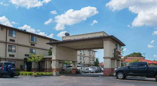 Номер Standard Quality Inn & Suites Detroit Metro Airport