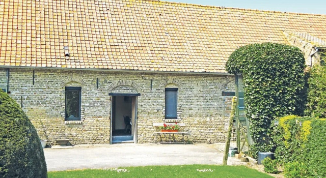 Nice Apartment in Diksmuide With 1 Bedrooms and Wifi, Rezerwuj Apartament Hotele w Bruksela z parkingiem, Parking