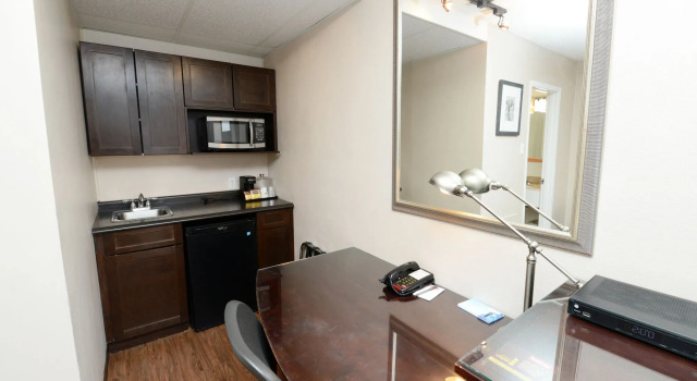 Saskatoon Thriftlodge, Book Hotel Hotels in Saskatoon with Parking, Parking