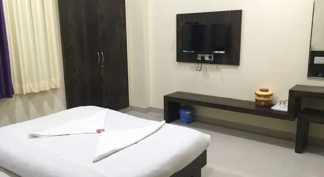 Люкс Deluxe Отель Shree Pratham Milan by Sky Stays