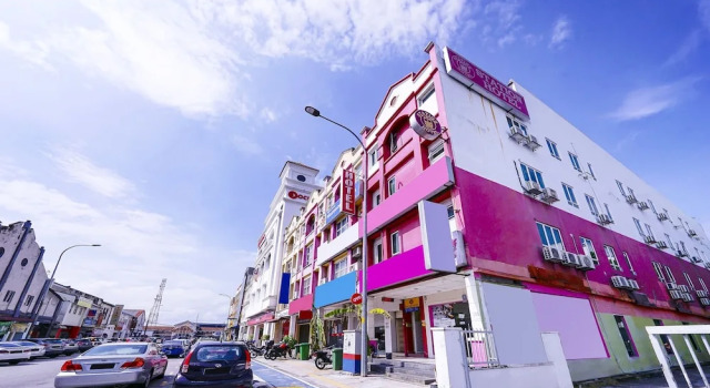 OYO 90486 Station Hotel