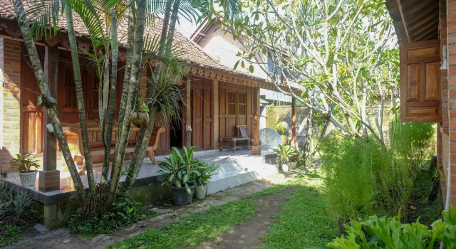 Omah Mbah Mandor by the Lavana