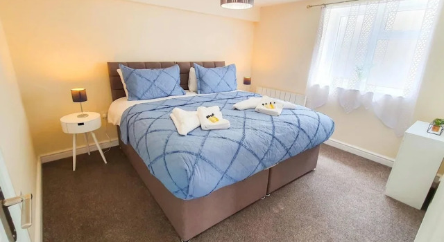 Captivating 1-bed Apartment in Stroud, Varaa Huoneisto Asunnot kohteessa Merseyside, Huoneisto
