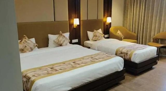 Номер Premium Hotel Raghukul Grand
