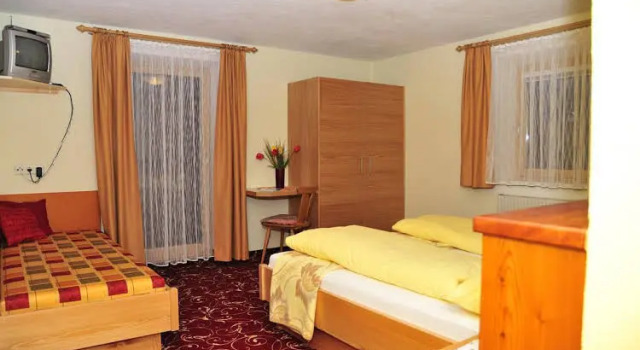 Gästehaus Annemarie, Rezerwuj Hotel Hotele w Tyrol z parkingiem, Parking
