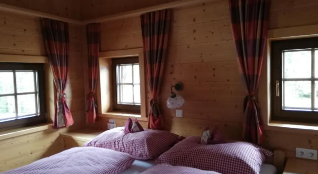 Коттедж с 3 комнатами Holzfällerhaus Melkstatt