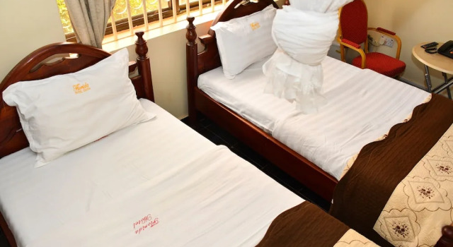 Standard Twin room Florida Hotel