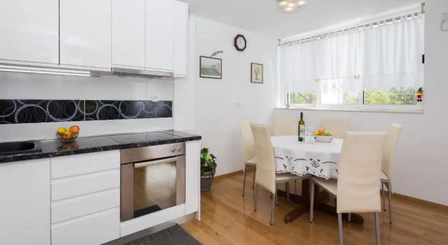 Apartment Mirjana, Prenota Appartamento Splitska 
