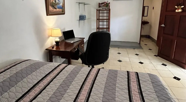 El Callejon Guest House, Book Guesthouse Cheap Hotels in Leon Region