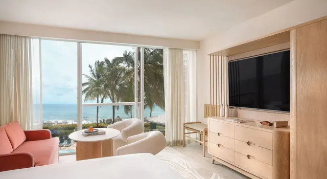 Четырёхместный номер Standard с видом на океан Beach Club at The Boca Raton