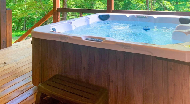 Коттедж Riverfront Blue Ridge Escape w/ Scenic Views!