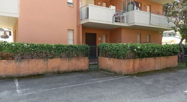 Attractive Apartment With Private Garden