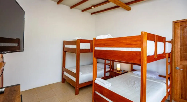 Deluxe Villa Hotel Punta Camarón Bungalows & Suites