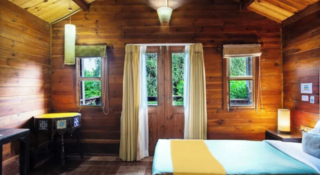 Коттедж Superior Stone Water Eco Resort