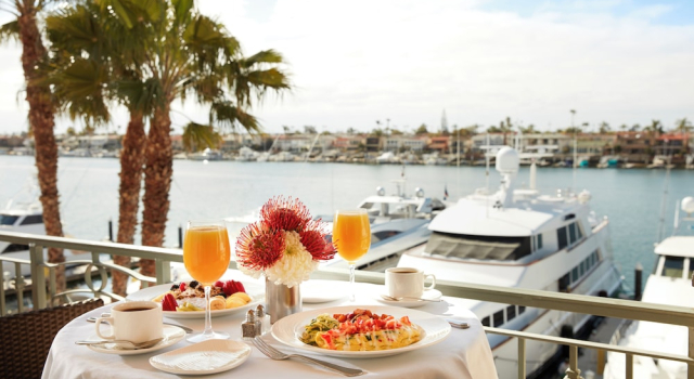 Двухместный номер Standard с балконом и с видом на залив Balboa Bay Resort