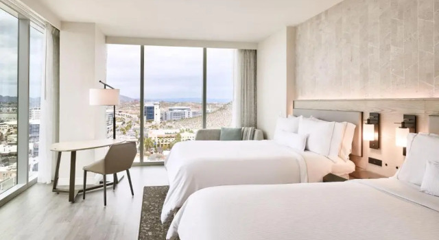 Четырёхместный номер Deluxe с видом на горы The Westin Tempe