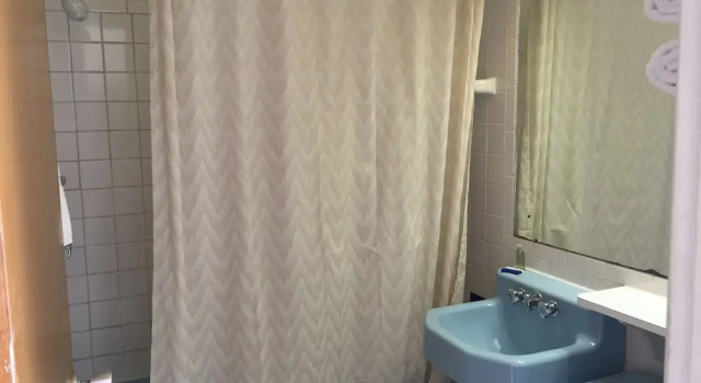 Standard Neljän hengen huone Skyview Inn