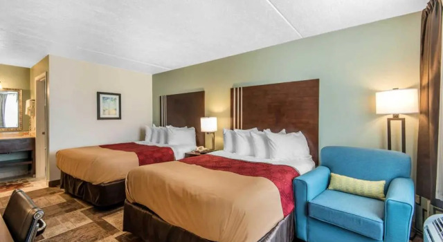 Четырёхместный номер Standard Econo Lodge Oak Grove-Blue Springs