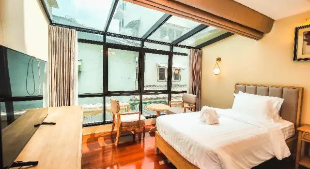 Номер Grand siri grand bangkok hotel