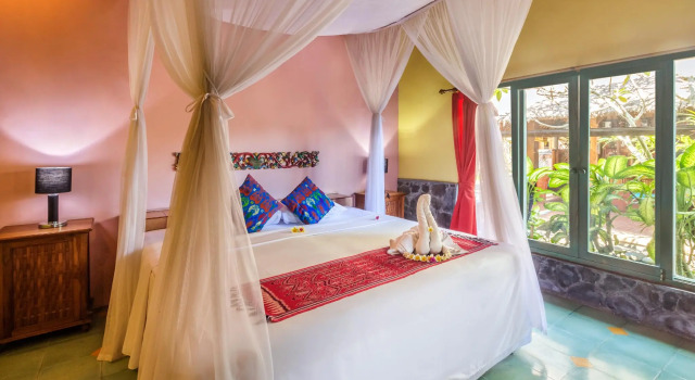 Номер Deluxe Puri Taman Sari Resort