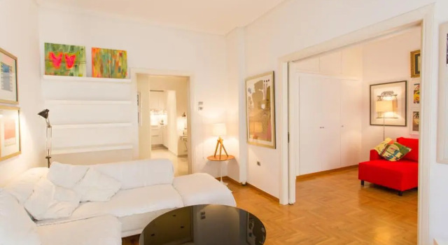 A Cozy Apt in Kolonaki of Athens
