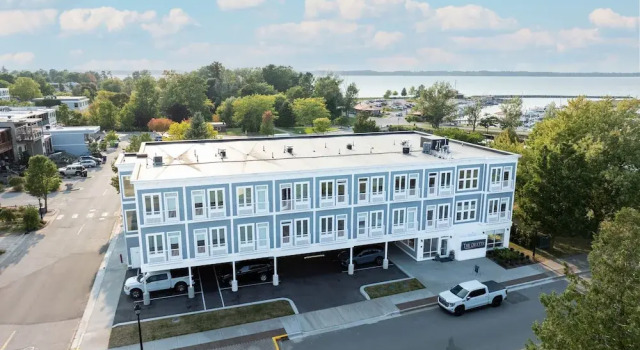 The Dexter by Kasa, Rezerwuj Apartamentowiec hotelowy Elk Rapids Michigan