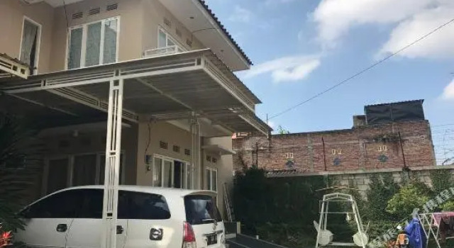 Villa Cemara Batu