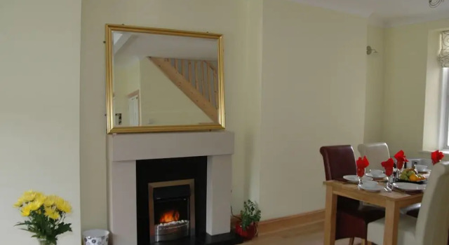 Beautiful Cottage Nicely Furnished in the Valley City Gwent, Réserver Maison de vacances Blaenavon Gwent