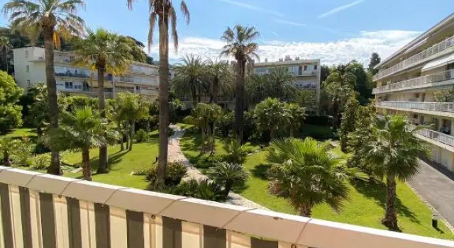 Superb Apartment In Cannes With Magnificent View !