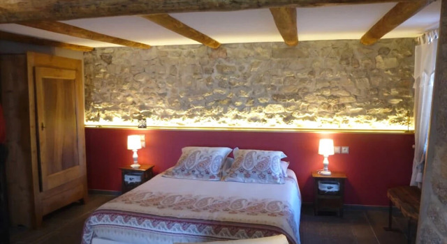 Les Pierres d'Antan, Réserver Hôtel Venteuges 