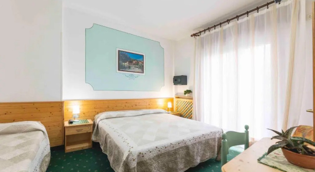 Трёхместный номер Economy Hotel Castel Mani