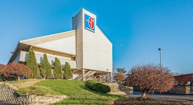 Days Inn by Wyndham Cincinnati I-71, Book Hotel Cincinnati 