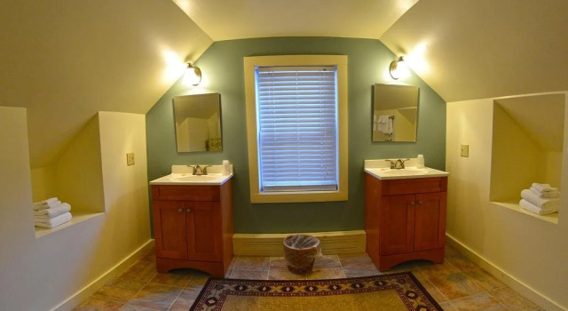 Hyde Away Inn, Book Hotel Waitsfield Sugarbush