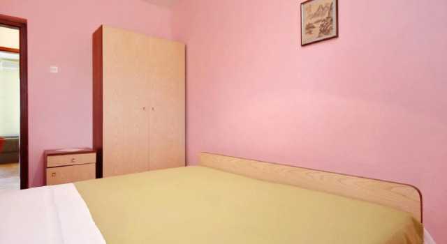 Ljube - quiet location & close to the beach - A2(4+1)
