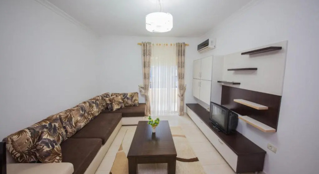 Apartments Qerret, Rezervasyon Daire Golem ucuz oteller