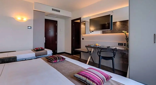 Четырёхместный семейный номер Standard Best Western Plus Hotel Farnese