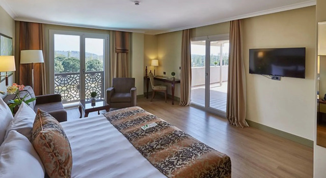 Kazdagi Termal Resort & Spa, Забронировать Курортный отель Отели Бардакджылар с бассейном, Бассейн